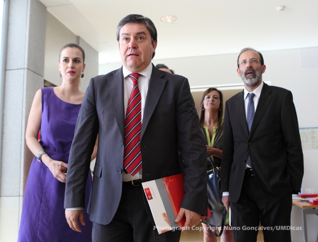 Imagem número 5 da galeria Ministra da Justiça visita UMinho