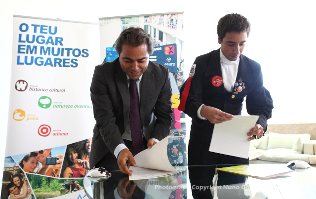 Imagem número 1 da galeria Protocolo Cartão Jovem AAUM