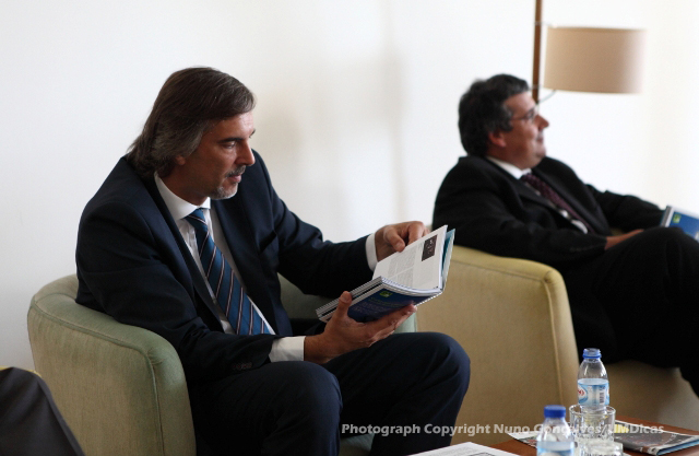 Imagem número 2 da galeria Protocolo Cartão Jovem AAUM