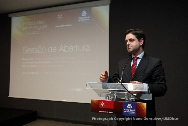 Imagem número 5 da galeria Protoclusters em Português