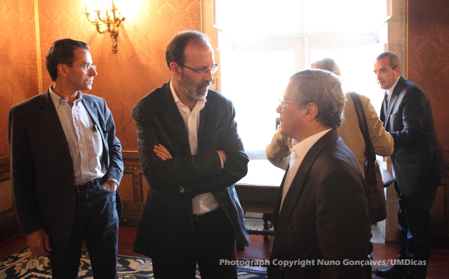 Imagem número 1 da galeria Apresentação do livro 