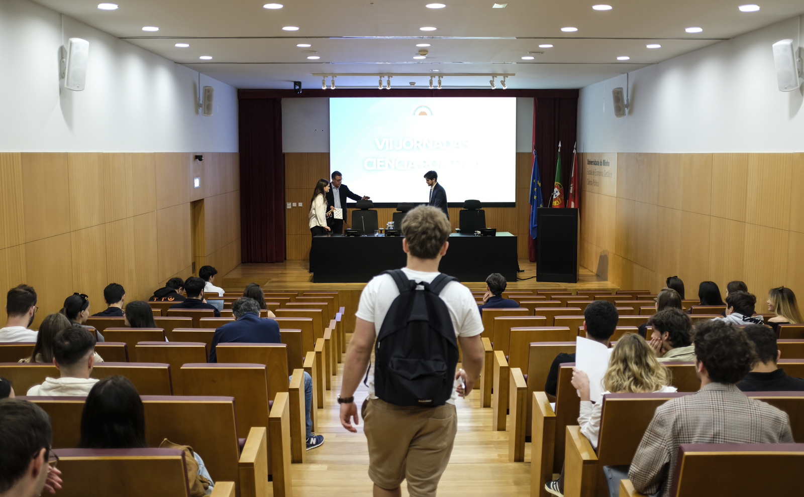 Imagem número 2 da galeria Jornadas de Ciência Politica - Aula de António José Seguro