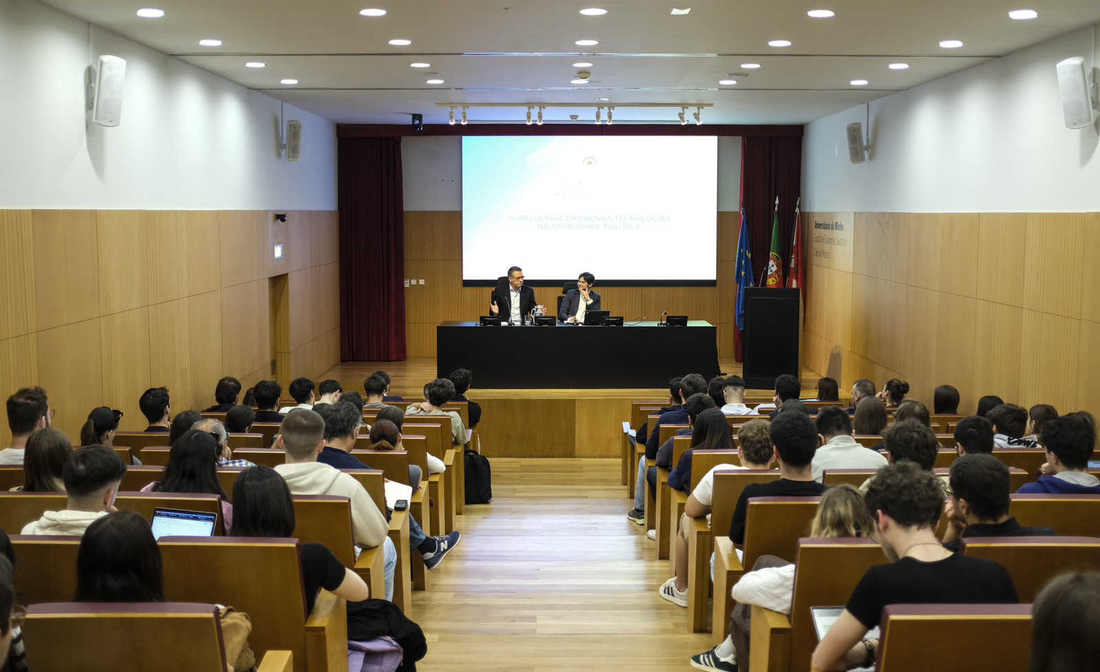 Imagem número 8 da galeria Jornadas de Ciência Politica - Aula de António José Seguro