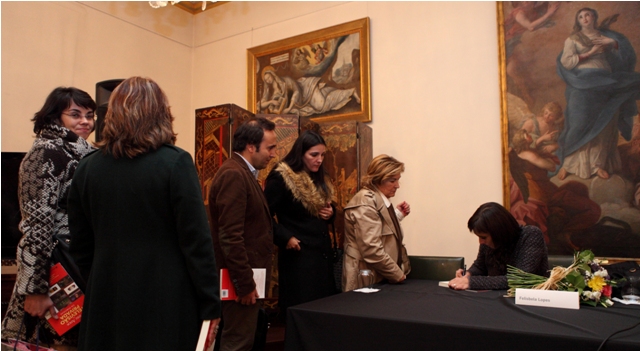 Imagem número 2 da galeria Lançamento do livro "20 Anos Televisão Privada"
