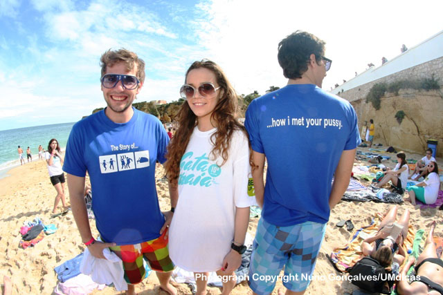 Imagem número 2 da galeria Gata na Praia