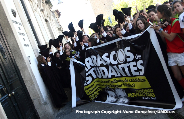 Imagem número 3 da galeria Manifestação AAUM