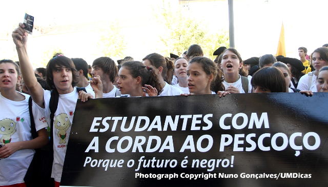 Imagem número 2 da galeria Manifestação AAUM