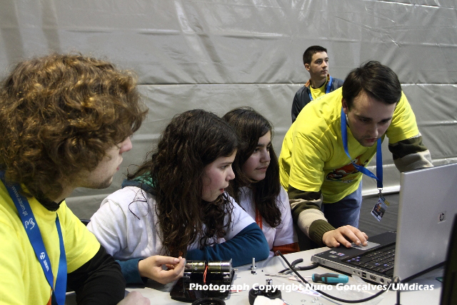 Imagem número 2 da galeria Roboparty