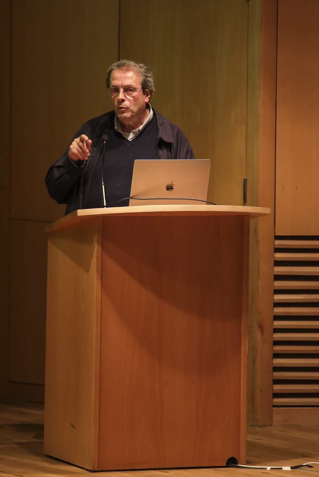 Imagem número 3 da galeria Reitor conversa com comunidade Académica: BRT e o Campus de Gualtar