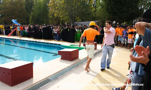 Imagem número 4 da galeria Caloiro de Molho