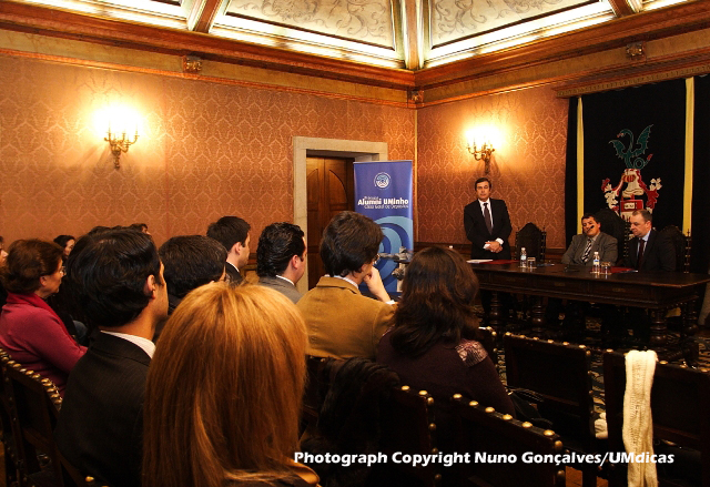 Imagem número 1 da galeria Protocolo Alumni UMinho