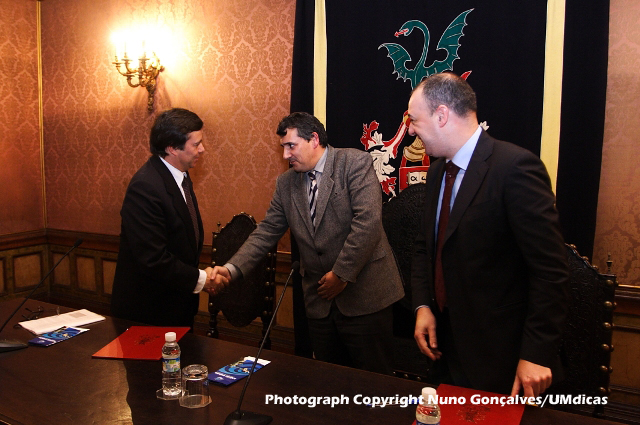 Imagem número 1 da galeria Protocolo Alumni UMinho