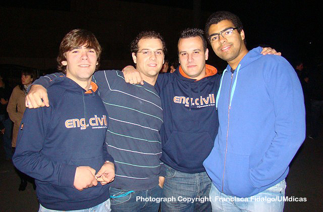 Imagem número 7 da galeria Enterro da Gata