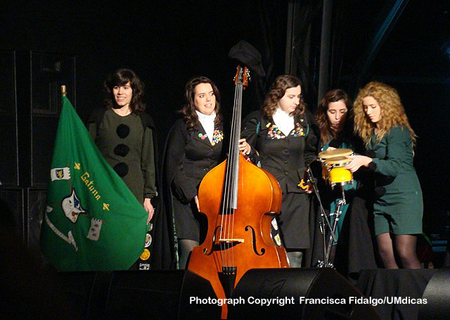 Imagem número 6 da galeria Enterro da Gata