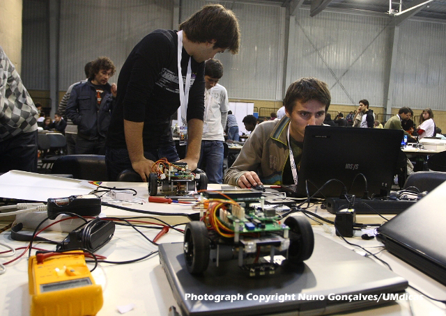Imagem número 4 da galeria Roboparty