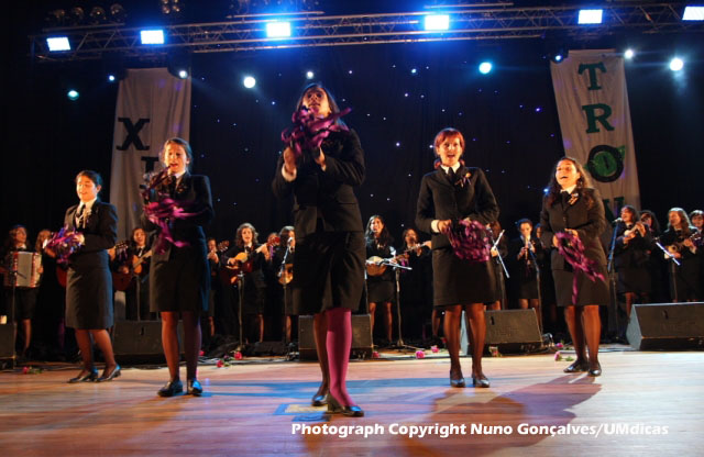 Imagem número 2 da galeria TROVAS