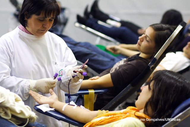 Imagem número 2 da galeria Dádiva de Sangue - Abril