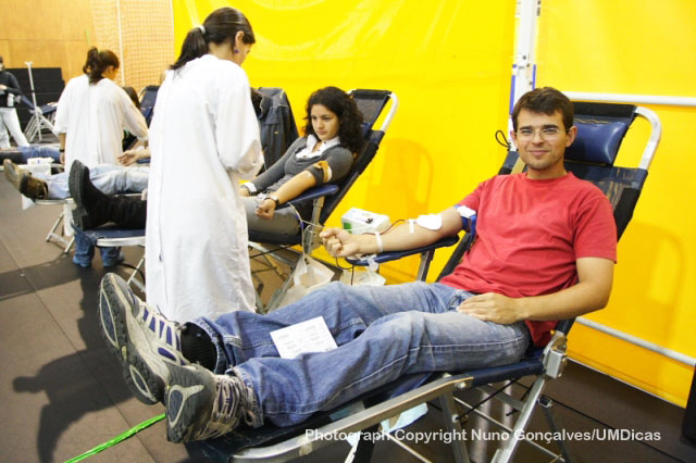 Imagem número 10 da galeria Dádiva de Sangue - Outubro