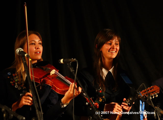 Imagem número 3 da galeria TROVAS