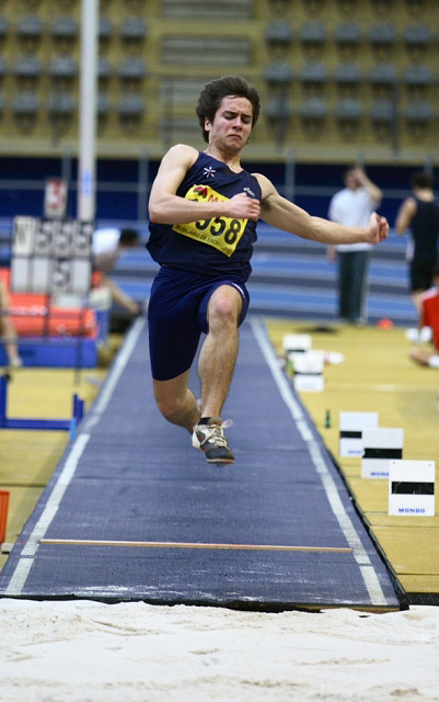 Imagem número 2 da galeria CNU Atletismo Pista Coberta