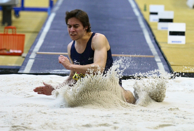 Imagem número 6 da galeria CNU Atletismo Pista Coberta