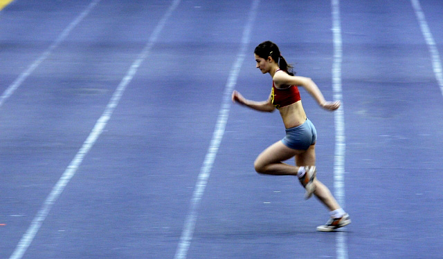 Imagem número 2 da galeria CNU Atletismo Pista Coberta