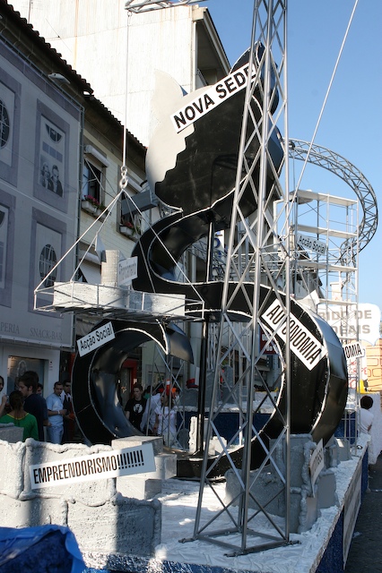 Imagem número 1 da galeria Cortejo