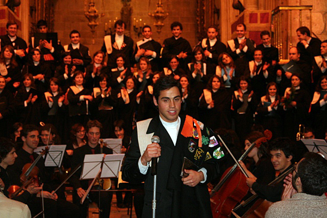 Imagem número 2 da galeria Concerto de Natal Coro Académico
