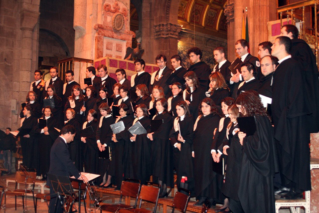 Imagem número 4 da galeria Concerto de Natal Coro Académico
