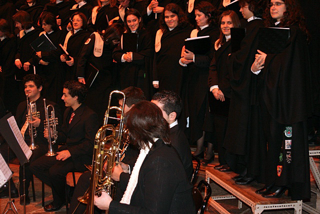 Imagem número 6 da galeria Concerto de Natal Coro Académico