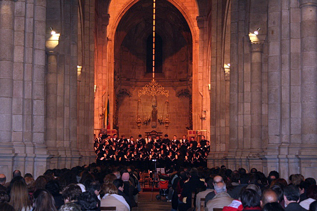 Imagem número 8 da galeria Concerto de Natal Coro Académico