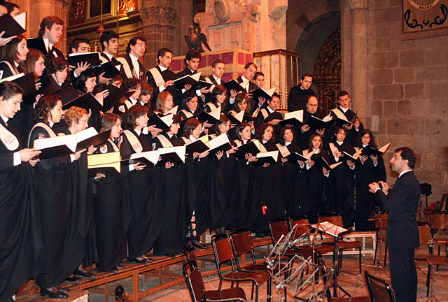 Imagem número 7 da galeria Concerto de Natal Coro Académico