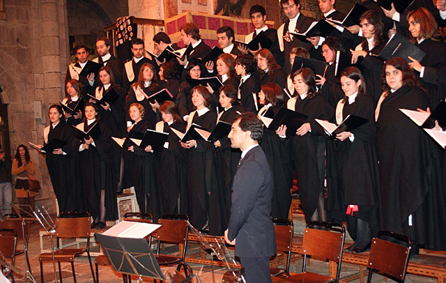 Imagem número 1 da galeria Concerto de Natal Coro Académico