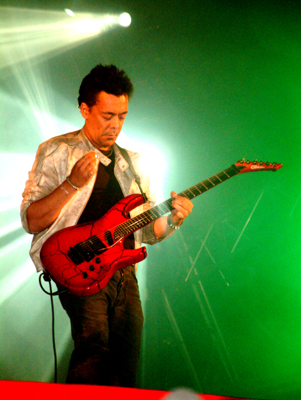 Imagem número 3 da galeria Enterro da Gata