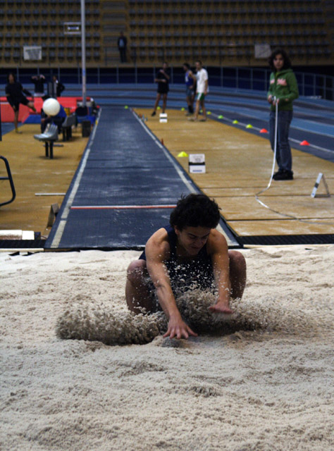 Imagem número 2 da galeria CNU Atletismo Pista Coberta