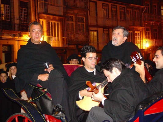 Imagem número 1 da galeria Recepção ao Caloiro