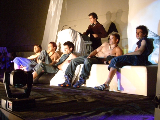 Imagem número 2 da galeria University Fashion