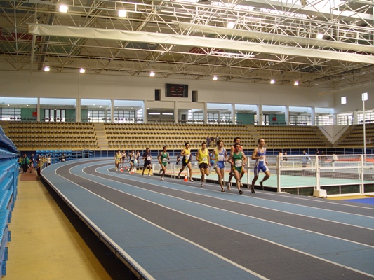 Imagem número 2 da galeria CNU Atletismo Pista Coberta