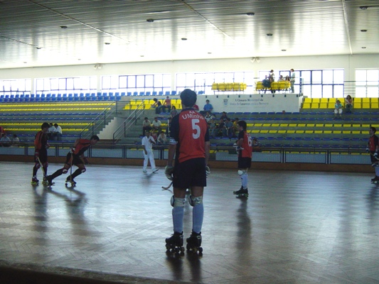 Imagem número 2 da galeria CNU Hóquei Patins