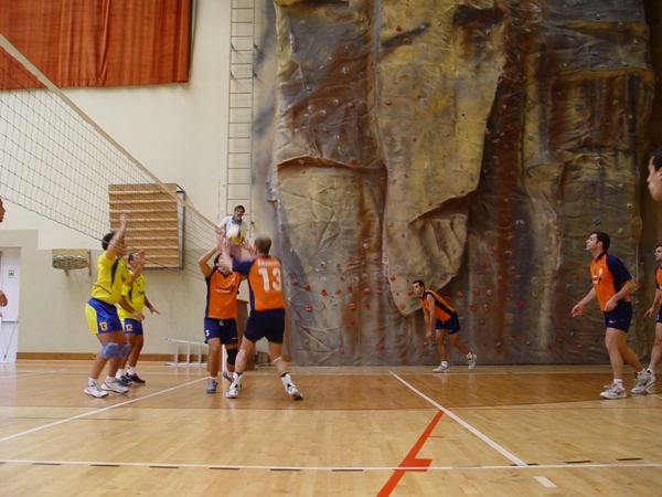 Imagem número 2 da galeria CNU Voleibol