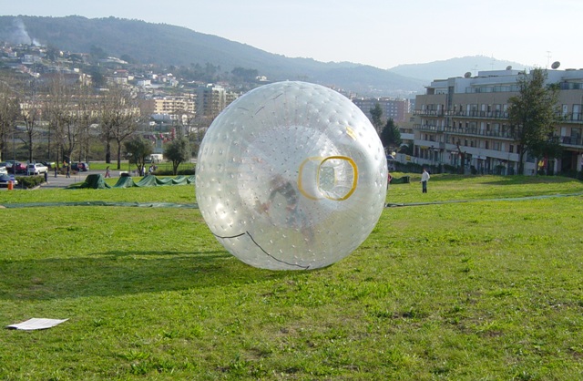 Imagem número 2 da galeria Dia UM Zorb
