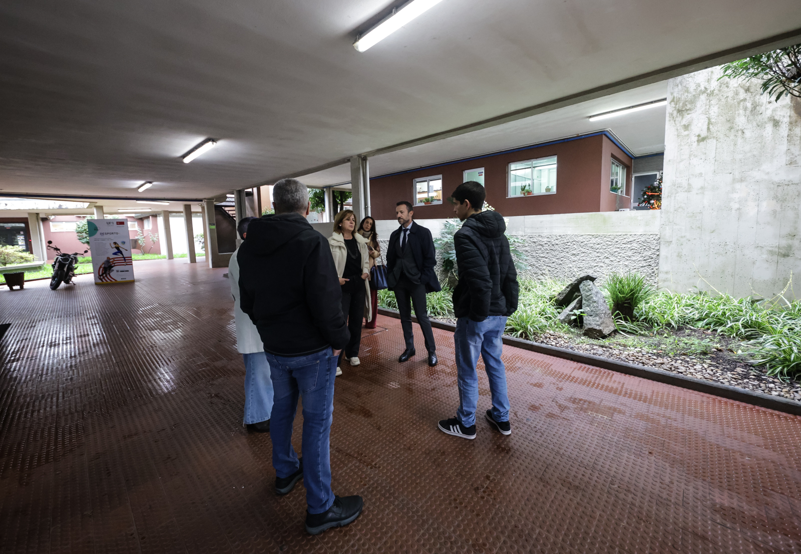 Imagem número 10 da galeria Reitor visita Residência de St Tecla