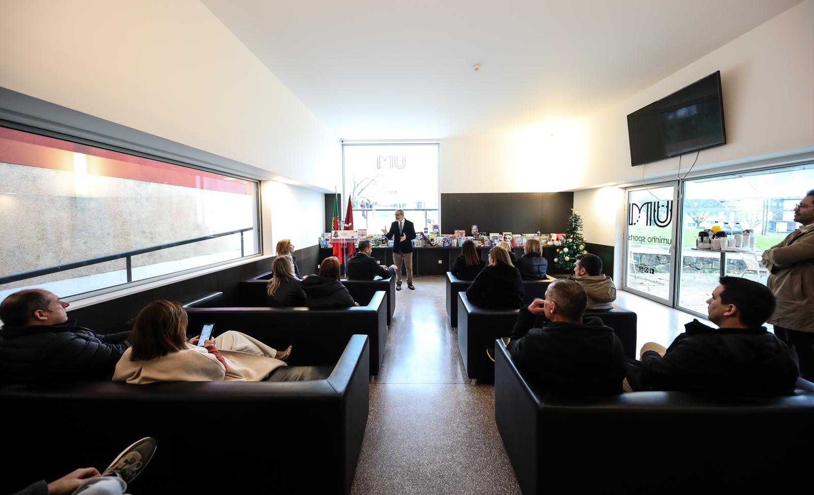 Imagem número 6 da galeria Entrega de Brinquedos