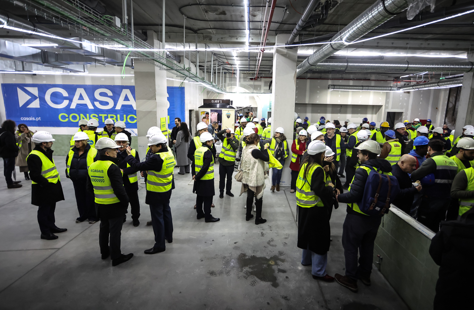Imagem número 9 da galeria Pau de Fileira da Residência Universitária