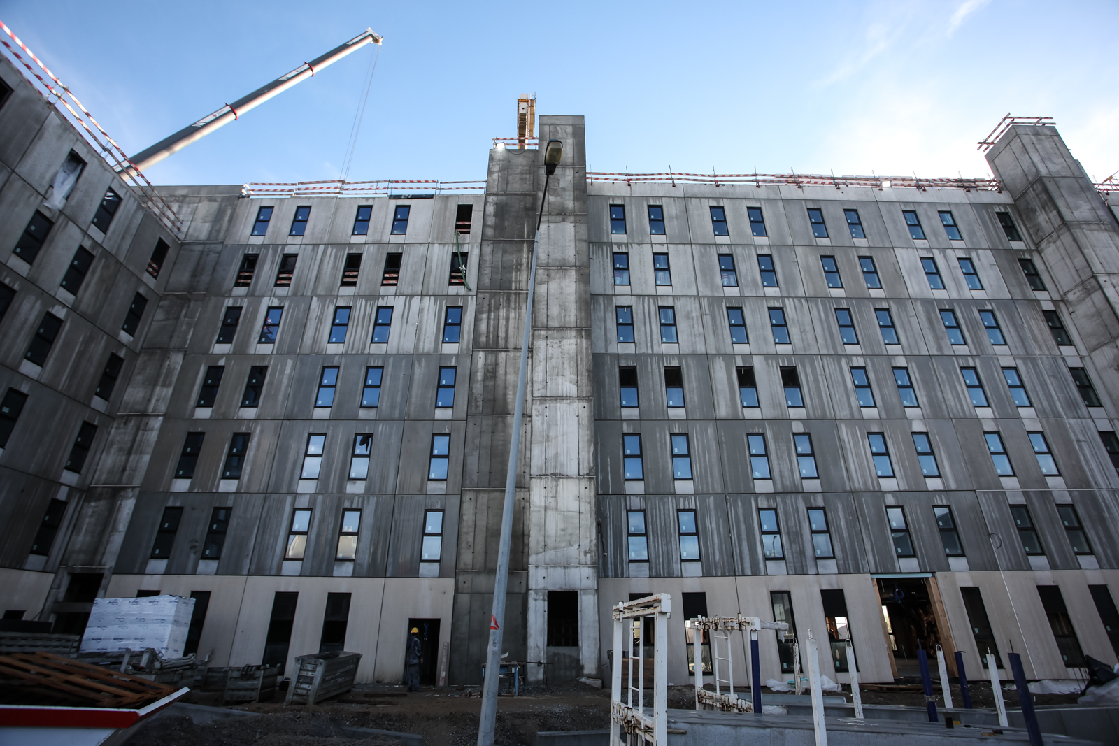 Imagem número 3 da galeria Pau de Fileira da Residência Universitária