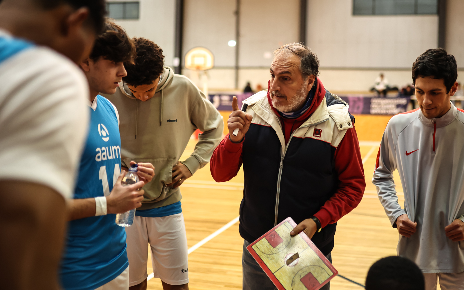 Imagem número 6 da galeria Torneio de Apuramento Basquetebol M
