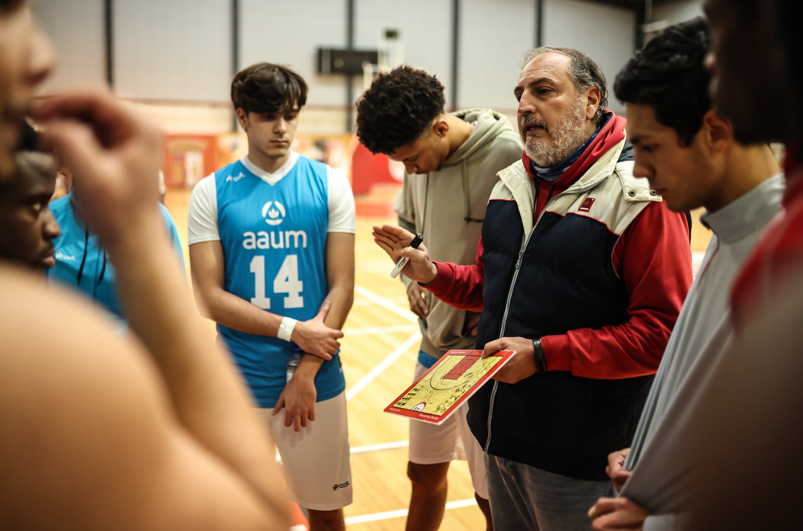 Imagem número 3 da galeria Torneio de Apuramento Basquetebol M